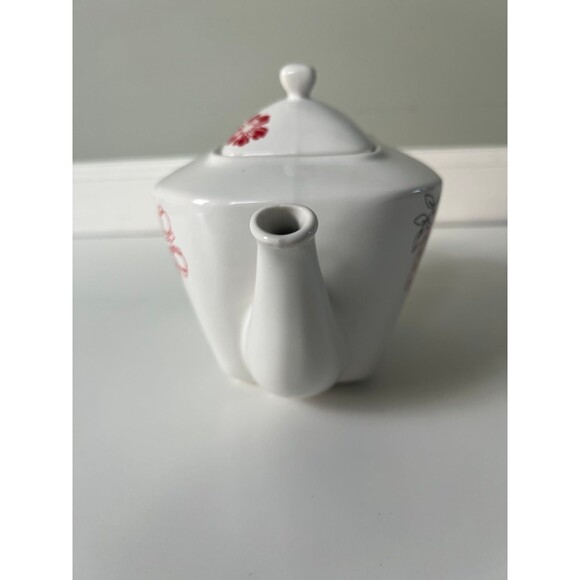 Large White Ceramic Teapot Tea Pot Kettle White Red Black Mums Flowers Gifts - Picture 2 of 7